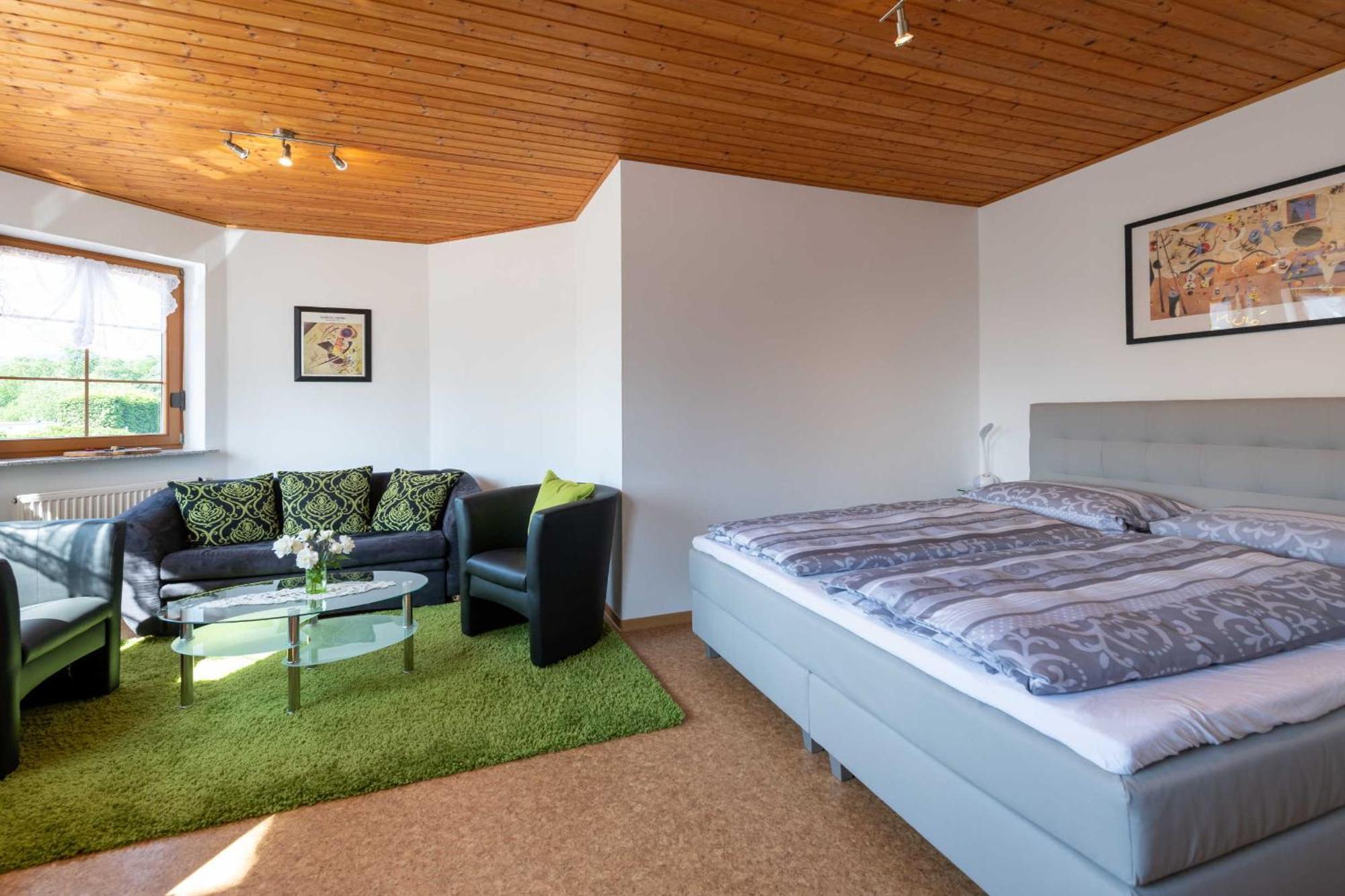 Hauk Apartment *